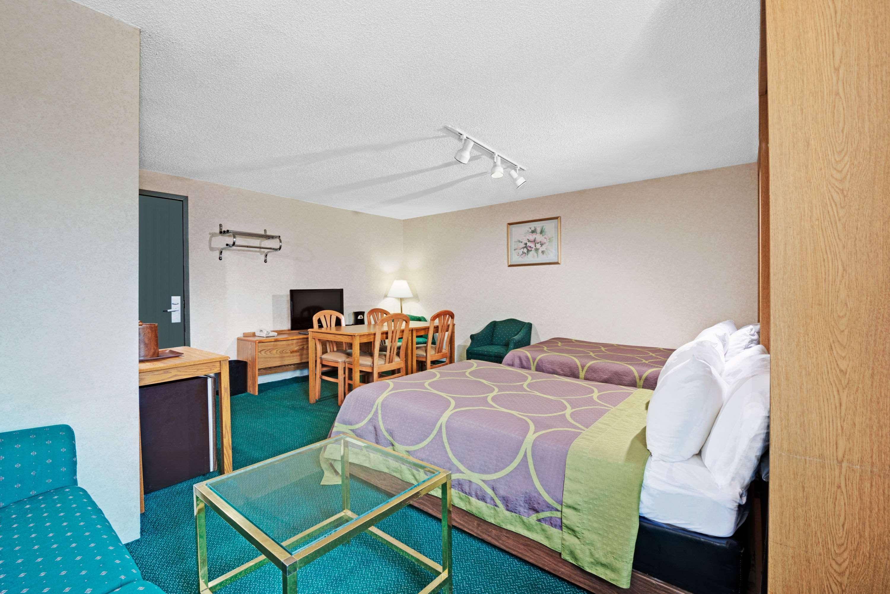 Super 8 By Wyndham Kenmore/Buffalo/Niagara Falls Area Bagian luar foto