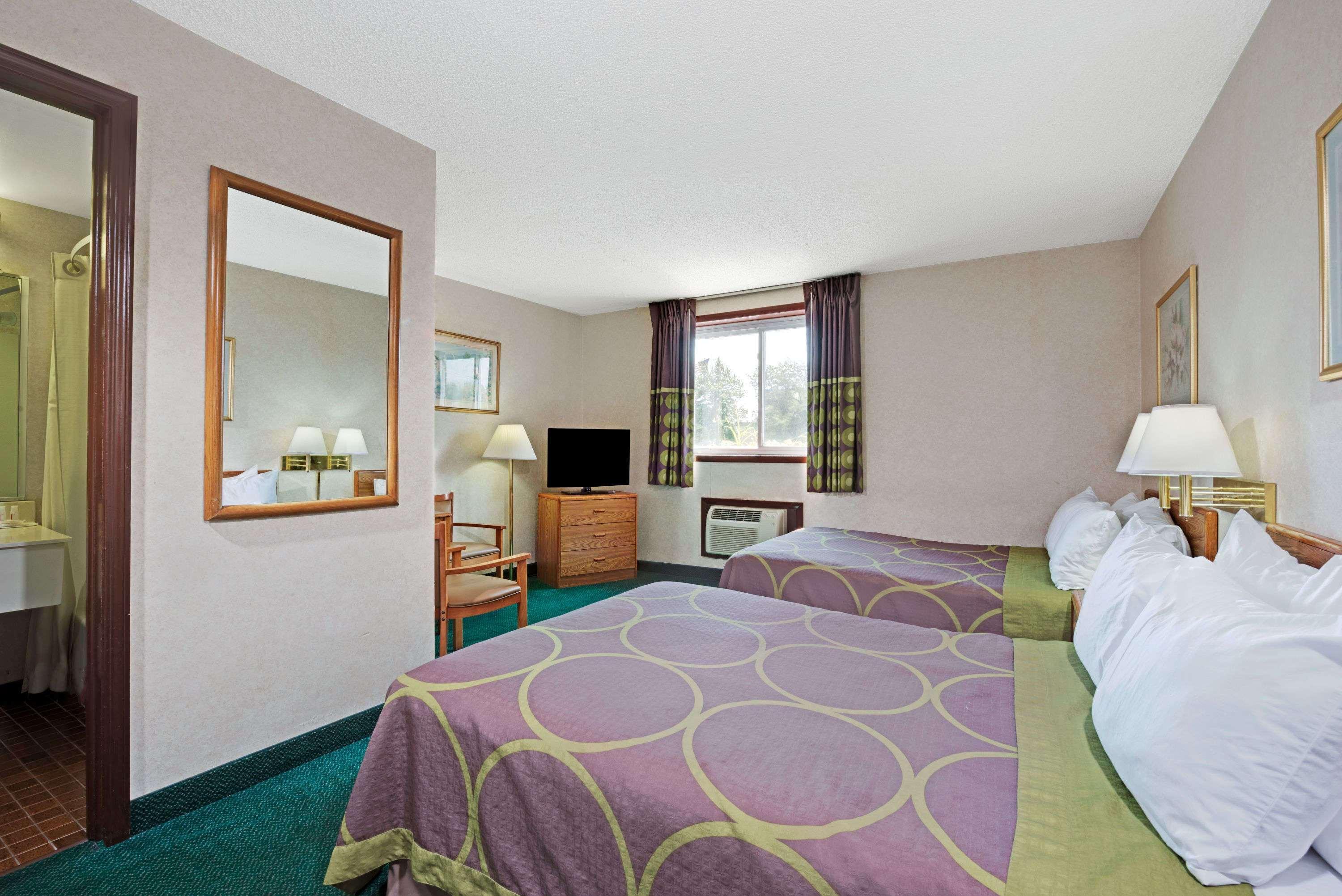 Super 8 By Wyndham Kenmore/Buffalo/Niagara Falls Area Bagian luar foto