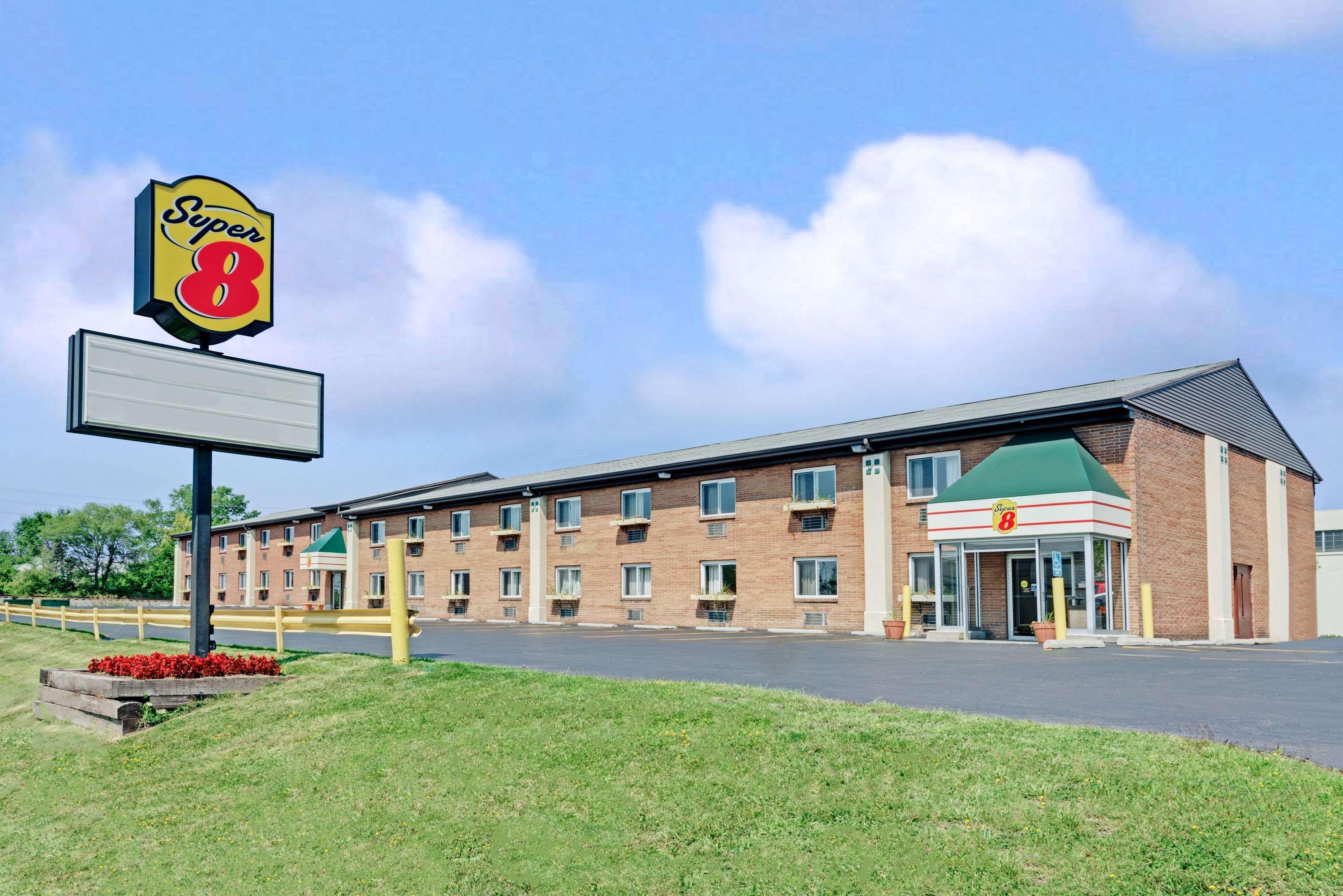 Super 8 By Wyndham Kenmore/Buffalo/Niagara Falls Area Bagian luar foto
