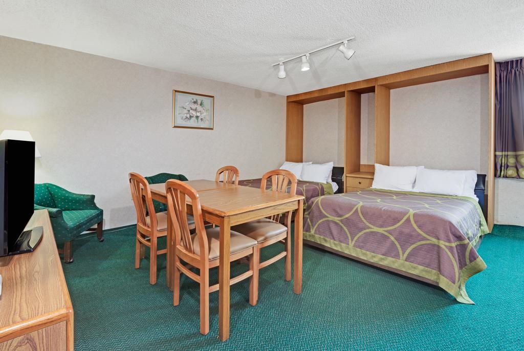 Super 8 By Wyndham Kenmore/Buffalo/Niagara Falls Area Bagian luar foto